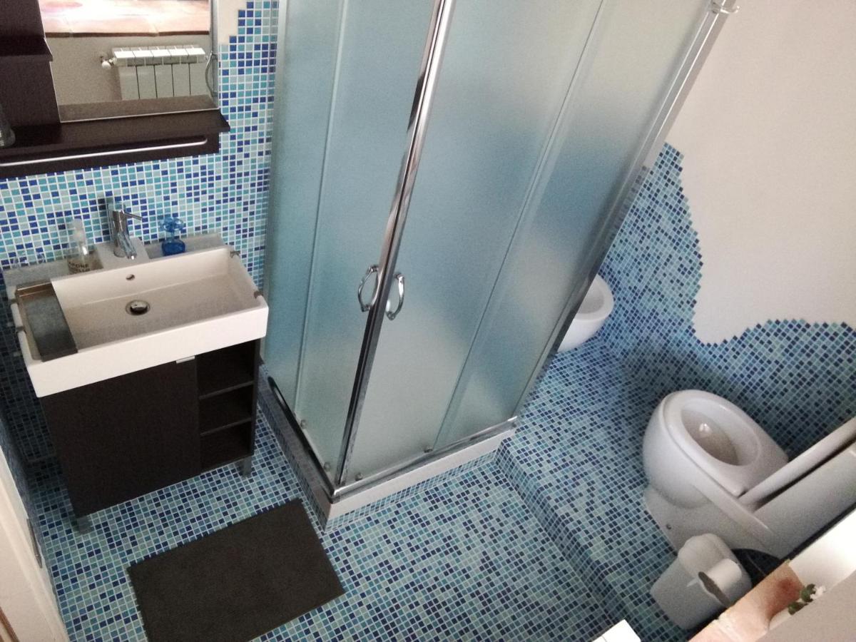 B & B Via Di Mezzo Coreglia Antelminelli Екстериор снимка